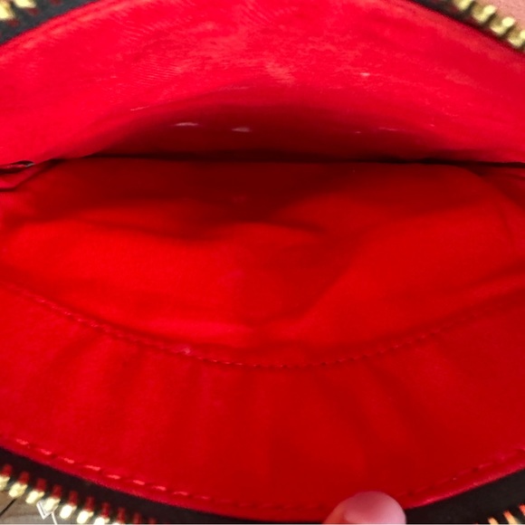 Dooney & Bourke Hunter Green Crossbody Leather Handbag With 3 Zipper Pockets - Picture 2 of 8